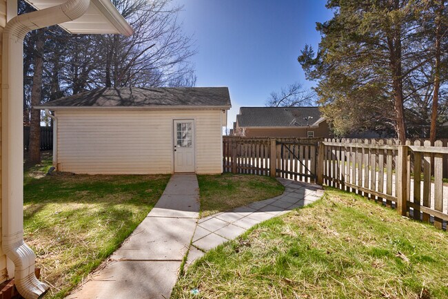 Building Photo - 202 Lanier Rd