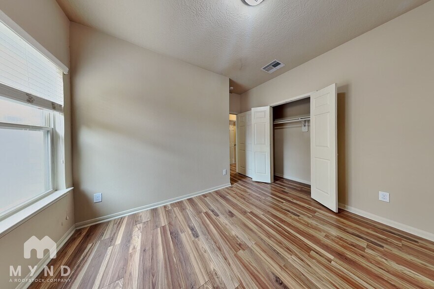 Building Photo - 1411 Cameron Park Ln