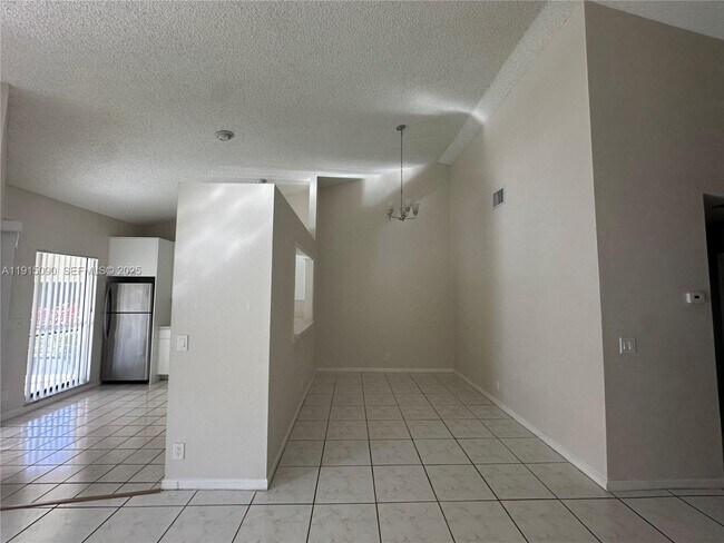 Building Photo - 9336 Ketay Cir