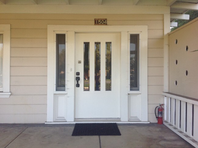 Front Door - 1504 W Huntington Dr