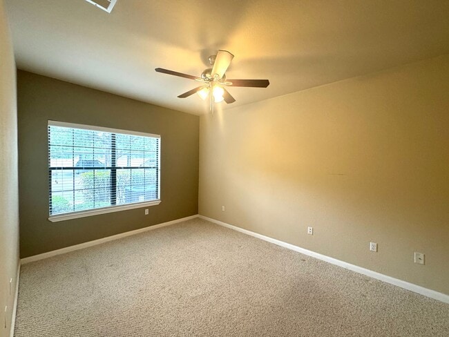 Building Photo - GREAT LOCATION NEAR MEDICAL & USAA | 3 BED...