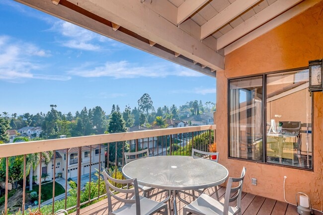 Building Photo - 2559 Caminito Muirfield