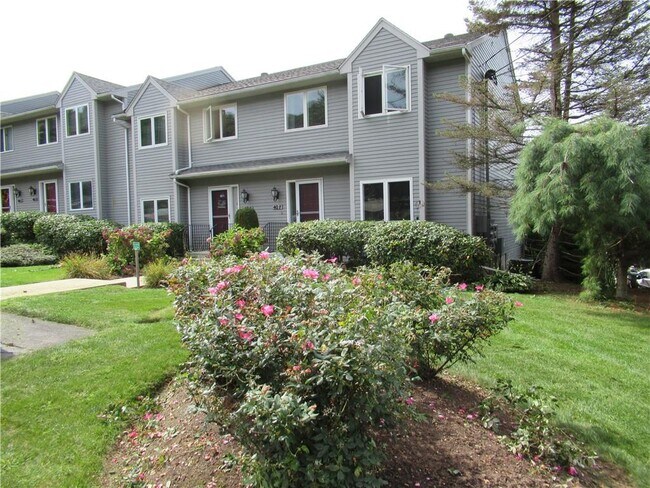 Primary Photo - 40 Waterview Dr