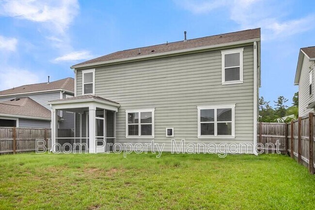 Building Photo - 227 Shortmarsh St
