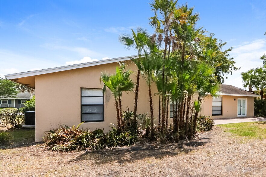 Building Photo - 365 La Mancha Ave