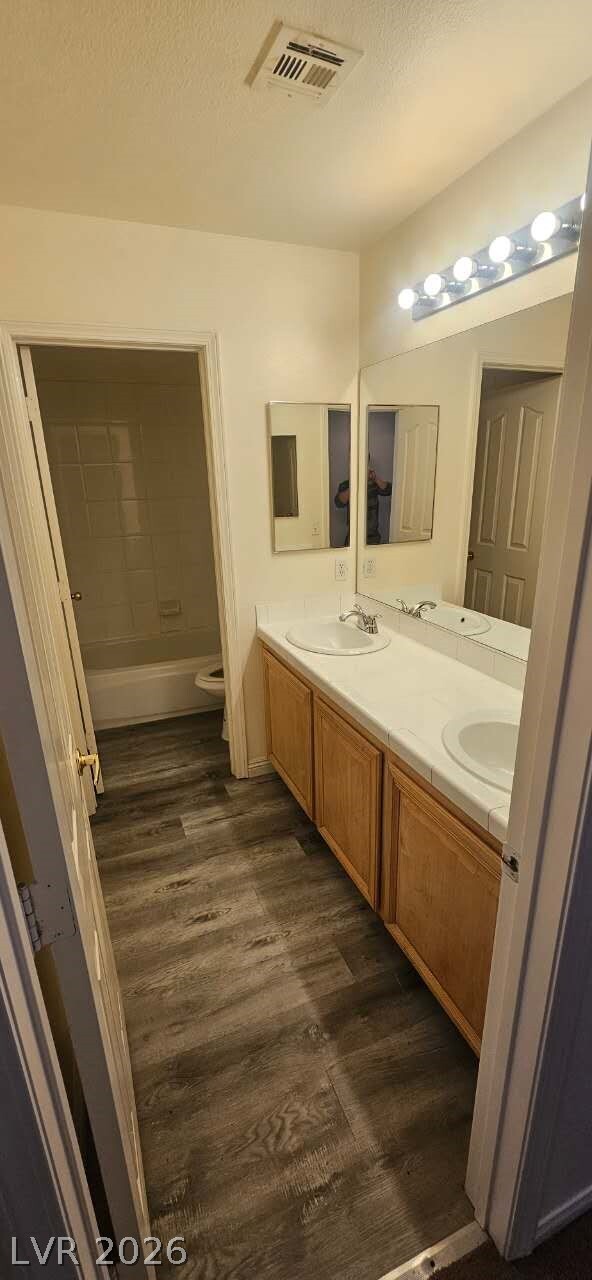 Building Photo - 861 Cavaison Ave