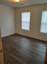 Building Photo - Teri Court Village