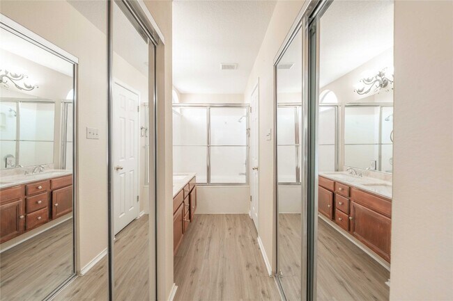 Building Photo - 1011 Gazania Dr