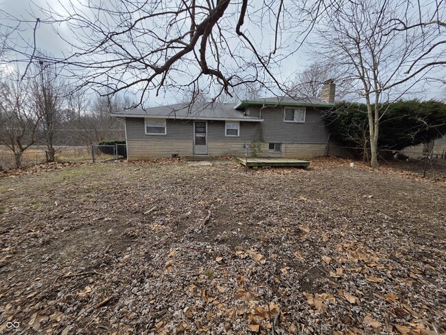 Building Photo - 10166 Southeastern Ave