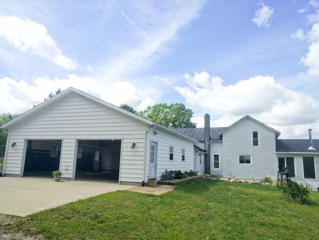 Building Photo - 3 br, 1 bath House - 12129 Bell Rd