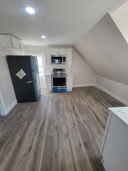 kitchen - 181 S 11th St