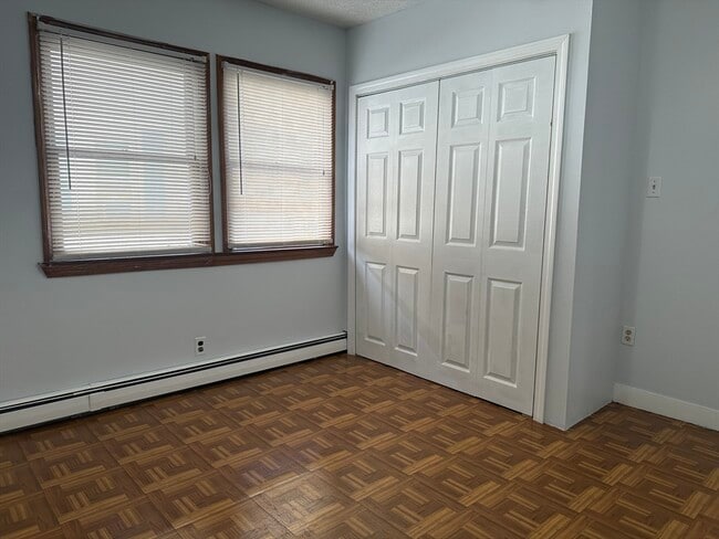 Building Photo - 376 Riverside Ave