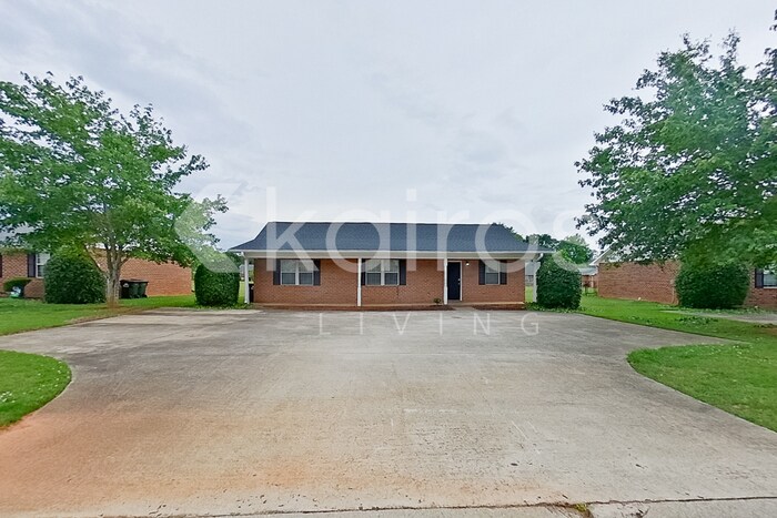 Primary Photo - 320 Deerpark Drive