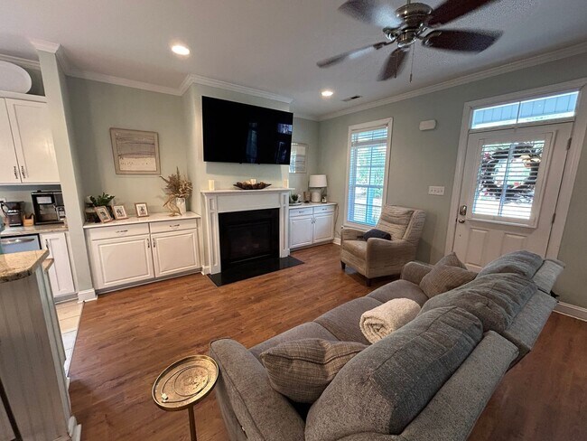 Building Photo - Enjoy private living in this beautiful 3 bedroom, 2.5 bathroom home on almost half acre lot!