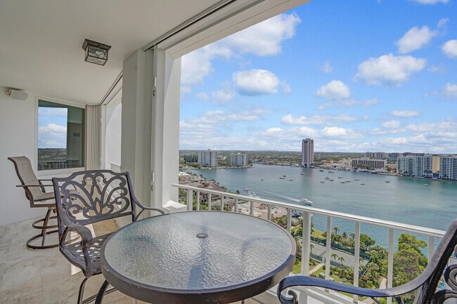Building Photo - 550 S Ocean Blvd