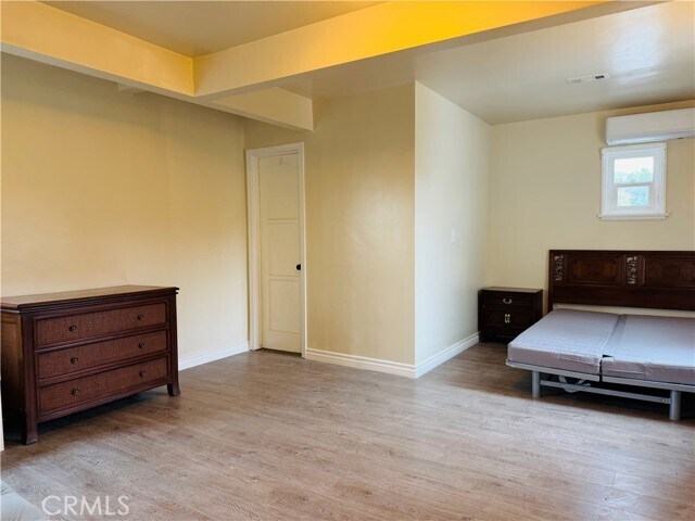 Building Photo - 9729 W Live Oak Ave