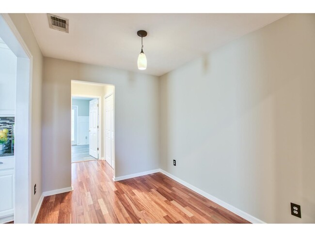 Building Photo - 1330 Pawnee Pointe Ct