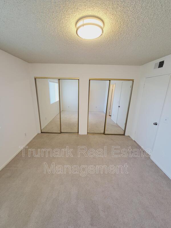 Building Photo - 553 E Orange Grove Ave