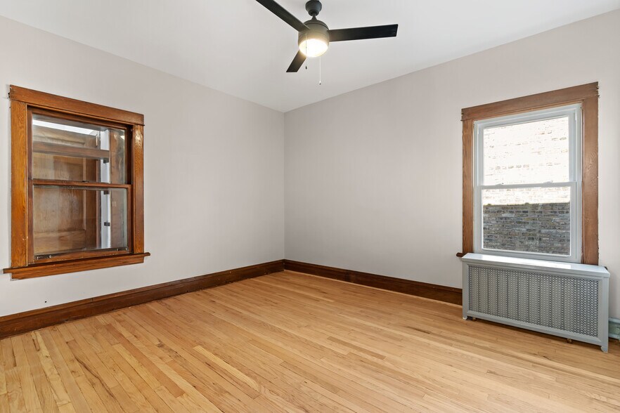 Bedroom # 1 - 5059 W Sunnyside Ave