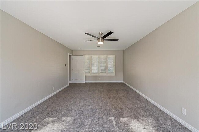 Building Photo - Amazing pool home is great location!!