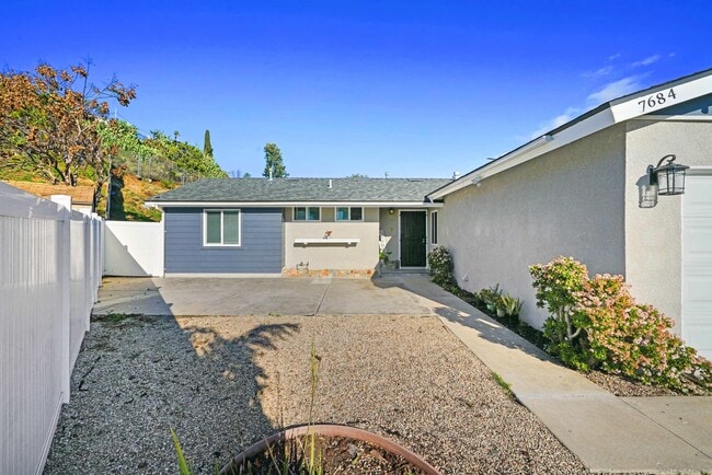 Building Photo - 7684 Meadowbrook Ct