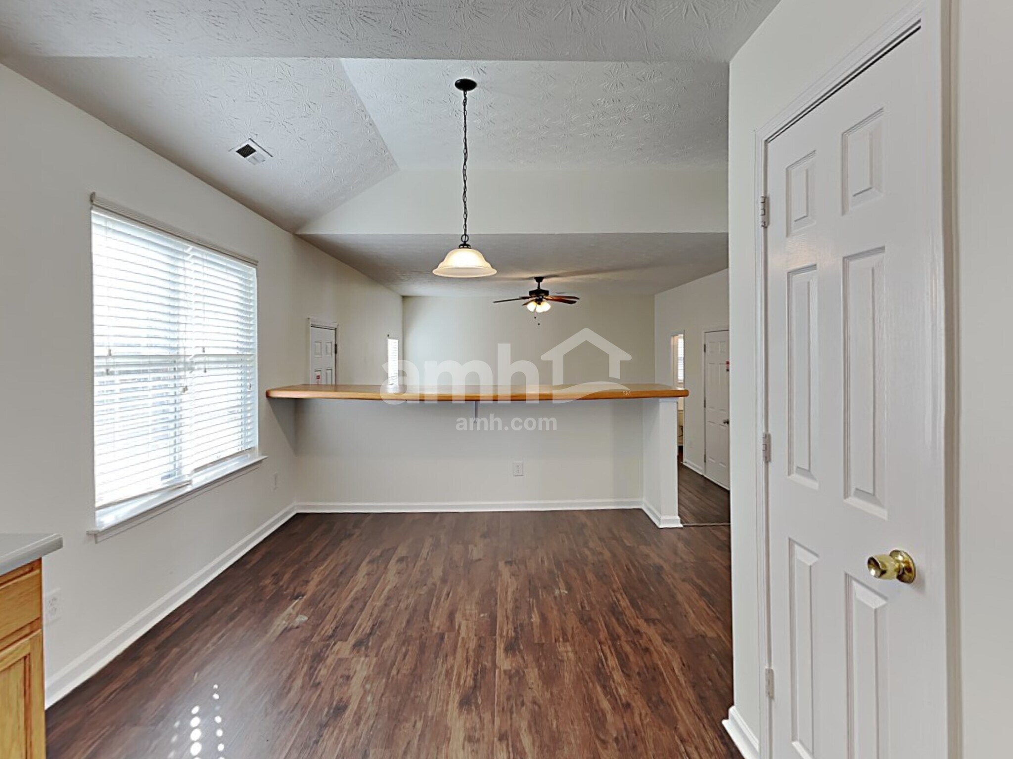 Building Photo - 2521 Fairstone Ave