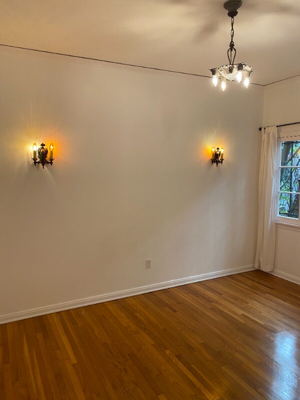 Building Photo - 414 N Sycamore Ave