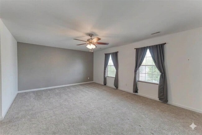 Building Photo - 1824 English Oak Dr