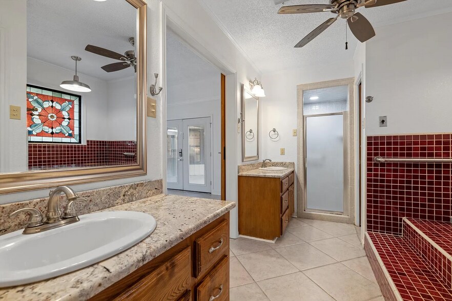 Main Bathroom Double Vanity Shower Separate Walk-In Closets - 273 Leafy Hollow Ln