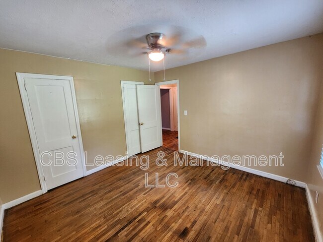 Building Photo - 427 Bernard Dr