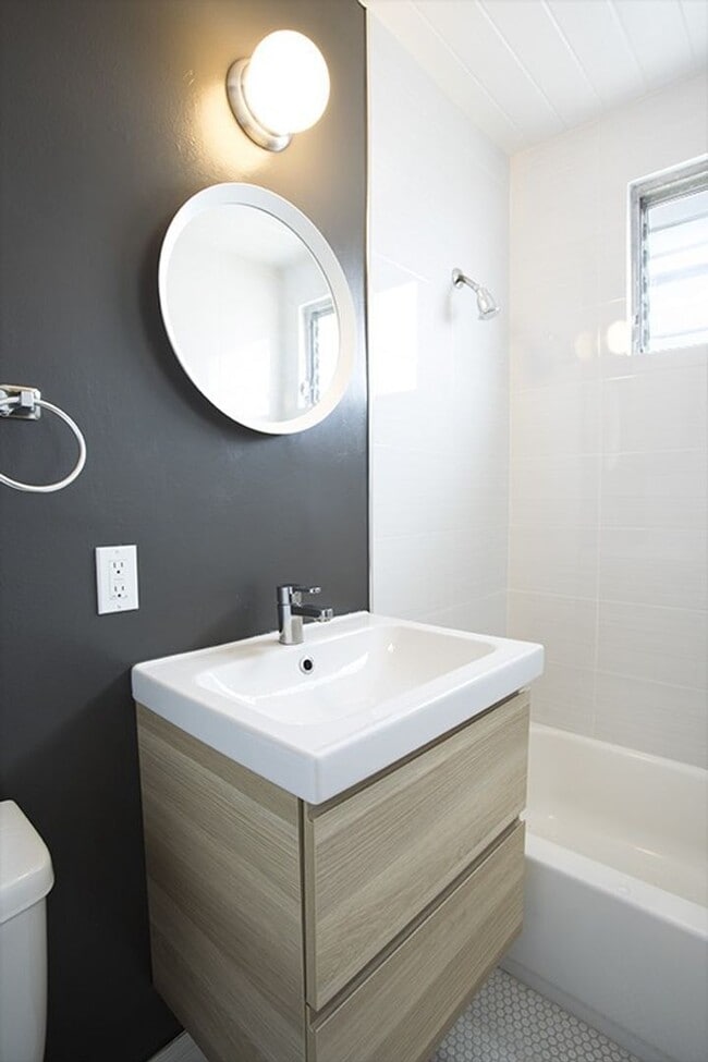 Interior Photo - The Avalon Highland Park