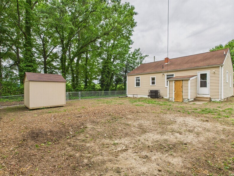 Building Photo - 2601 Houston Ave