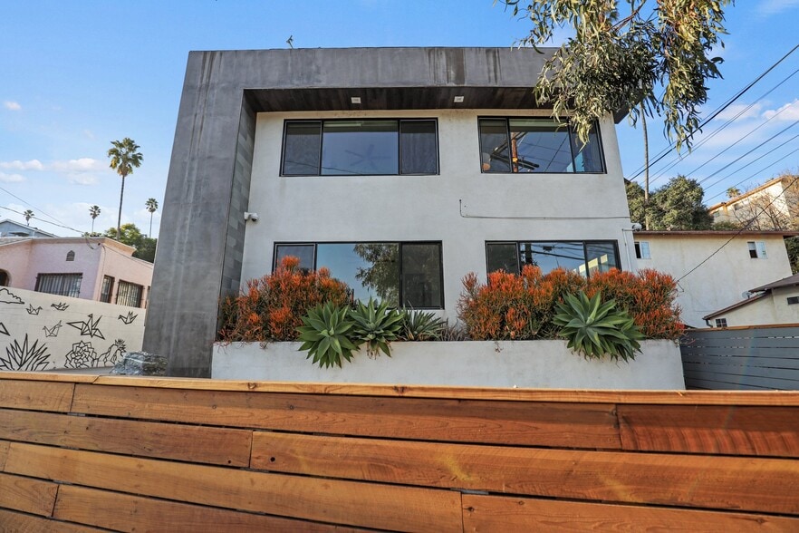 Building Photo - 141 San Pascual Ave