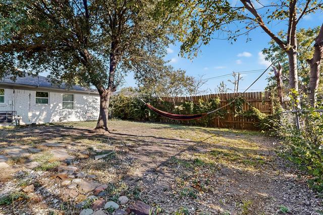 Building Photo - 10018 Olmos Dr