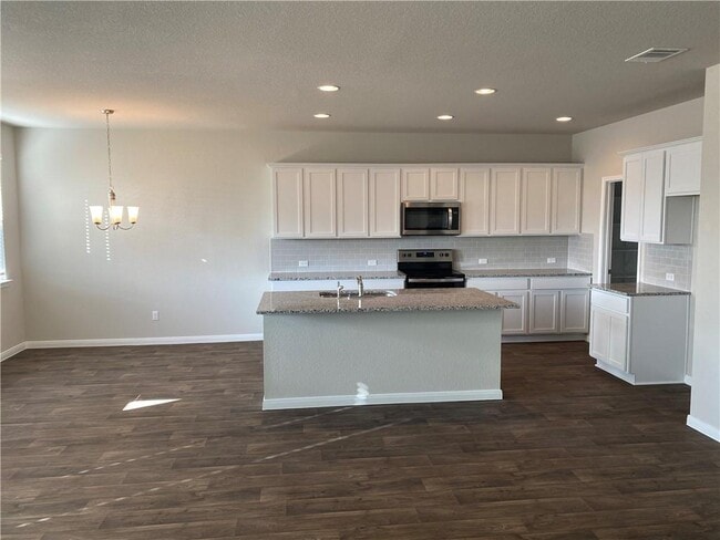 Building Photo - 138 Lullaby Dr