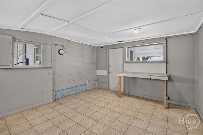Building Photo - 216 E 57th St