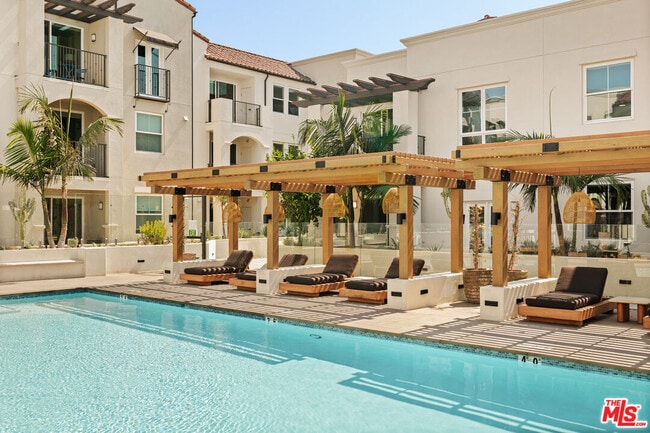 Building Photo - 1700 S Pacific Coast Hwy