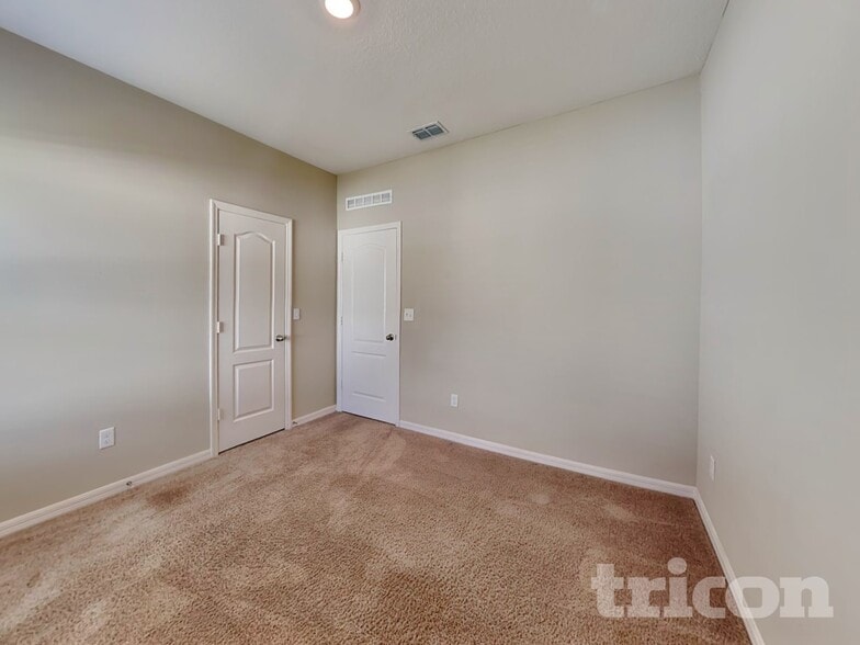 Building Photo - 151 Sailors Landing Ct