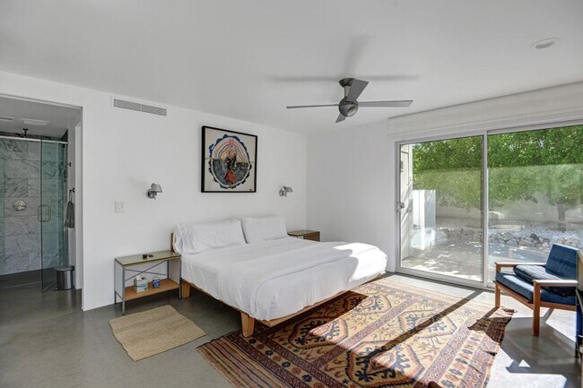 Building Photo - Mid-Century Steel Oasis in Palm Springs