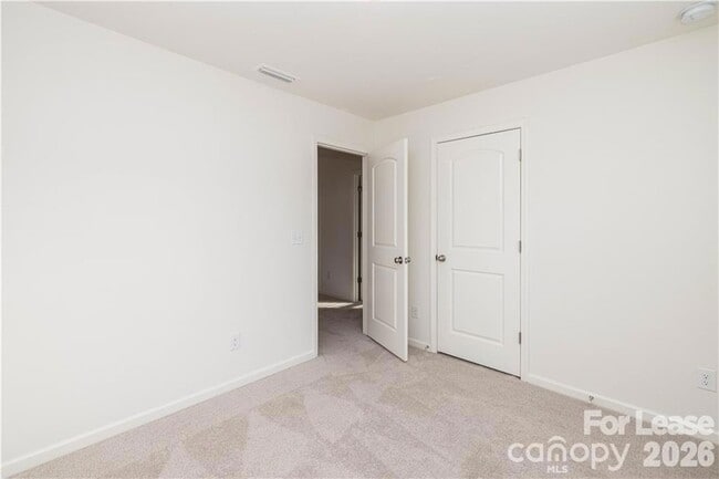 Building Photo - 824 Yorkshire Dr