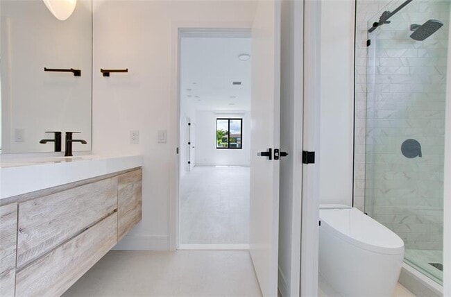 Building Photo - 2550 Jardin Terrace
