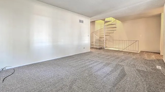 Building Photo - Beautiful Townhome for Rent!