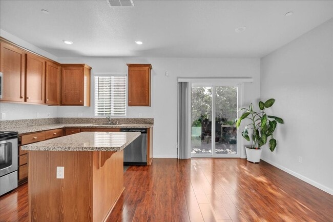 Building Photo - 8071 Weeping Willow Ln