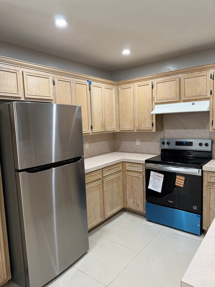 Kitchen - 2201 Umbel St