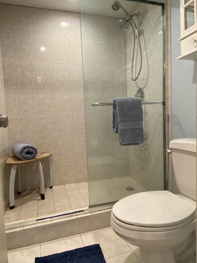 Building Photo - 14 Royal Palm Way