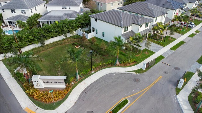 Building Photo - 1419 SW 23rd St