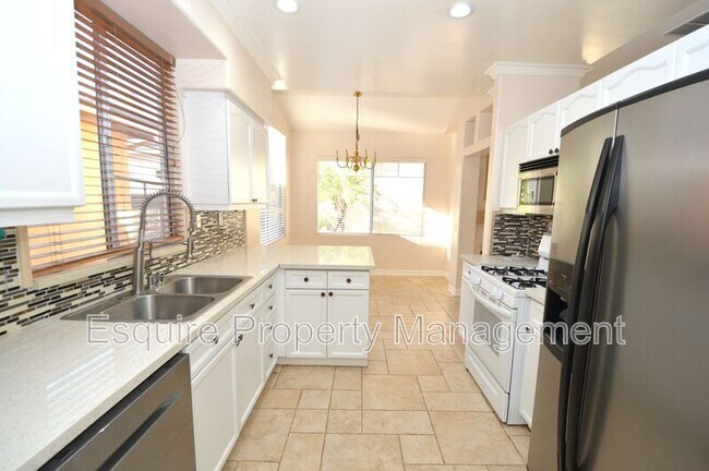 Building Photo - 227 Galante Way