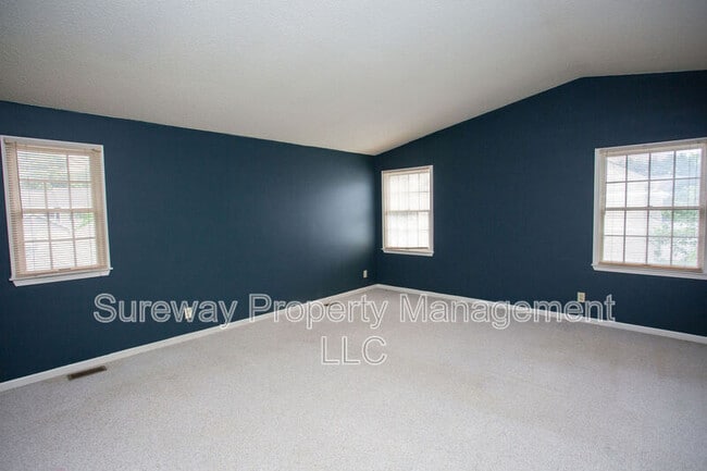 Building Photo - 50 Manchester Rd