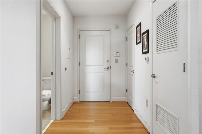 Building Photo - 44 Peachtree Pl NE