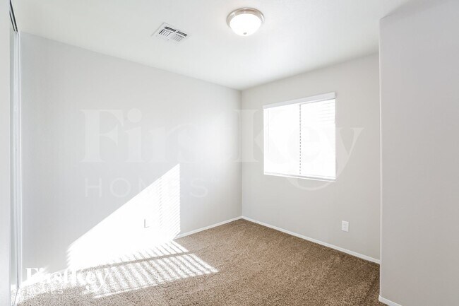 Building Photo - 16136 W Desert Bloom St